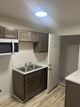 105 N Russell St in Marion, IL - Building Photo - Building Photo