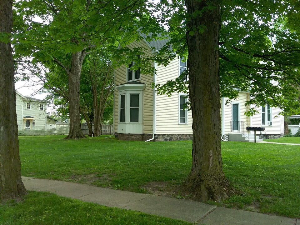 417 N Court St in Howell, MI - Building Photo