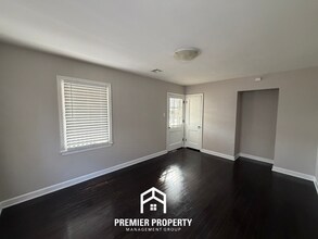 2800 Garden Ln in Memphis, TN - Foto de edificio - Building Photo