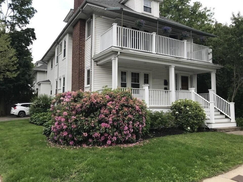 311 Waverley Ave in Watertown, MA - Building Photo