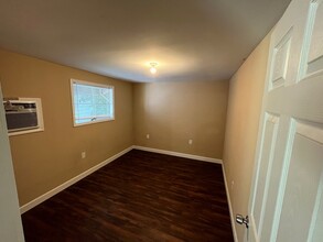 715 Meadowbrook Rd-Unit -Cottage in Jackson, MS - Building Photo - Building Photo
