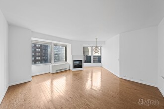 150 W 56th St in New York, NY - Building Photo - Building Photo