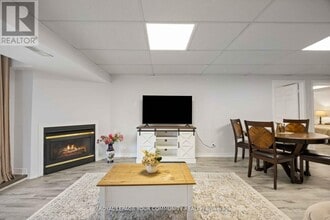 86 Tamarac Trail in Aurora, ON - Building Photo - Building Photo