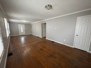 819 Orchard Ave in Avalon, PA - Building Photo - Building Photo