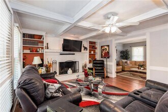 2599 Hickory Cove SW in Lilburn, GA - Foto de edificio - Building Photo