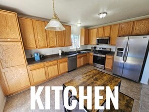 1805 Dewhirst Dr, Unit D in Colorado Springs, CO - Foto de edificio - Building Photo