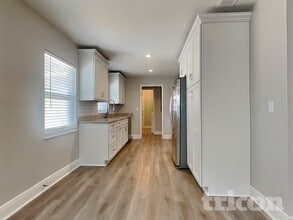 6905 N 19th St in Tampa, FL - Building Photo - Building Photo