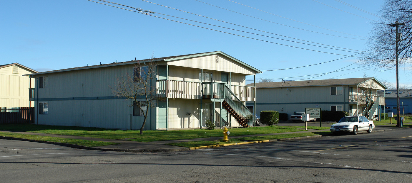 Madison Street Apartments in Albany, OR - Building Photo