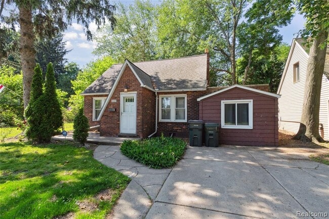 21612 Harper Lake Ave in St. Clair Shores, MI - Building Photo - Building Photo