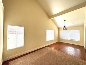 520 Clinton Cir in Corona, CA - Building Photo - Building Photo