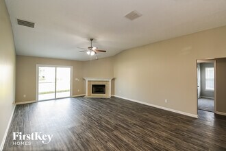 182 Greenfield Dr in Jacksonville, FL - Foto de edificio - Building Photo