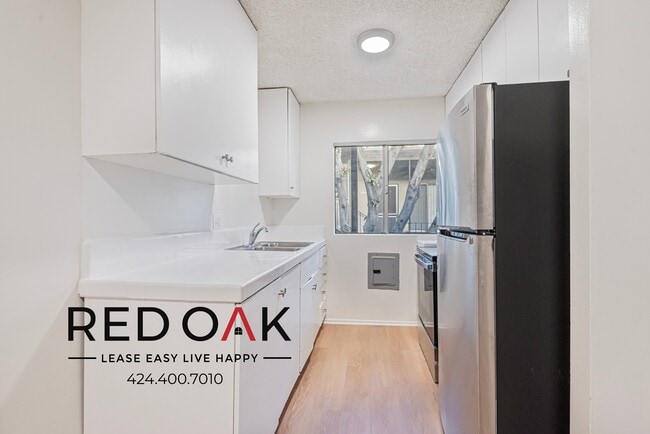 7071 Hawthorn Ave, Unit 4 in Los Angeles, CA - Foto de edificio - Building Photo