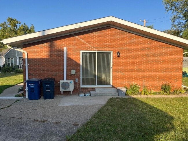 913 Evelyn Ct in Ann Arbor, MI - Building Photo - Building Photo
