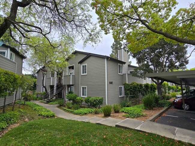 640 Canyon Oaks Dr in Oakland, CA - Foto de edificio - Building Photo