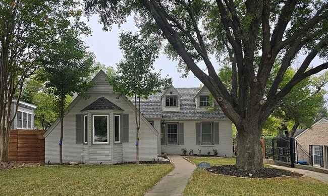 property at 3805 Bellaire Dr S