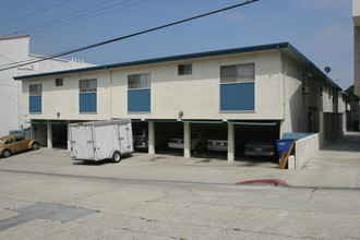 639 4th St in Hermosa Beach, CA - Building Photo - Building Photo