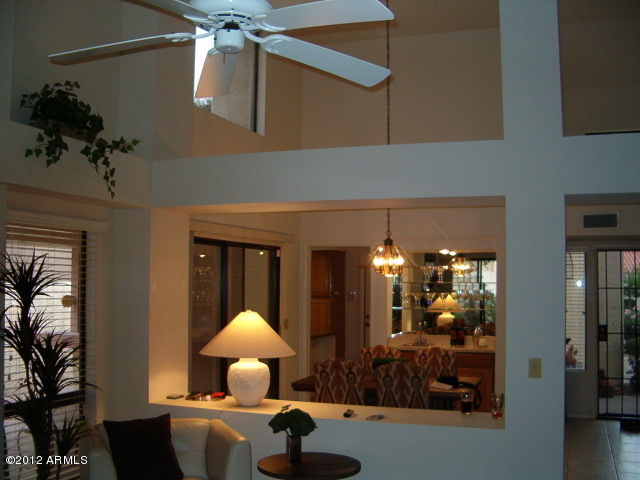 10074 E San Salvador Dr in Scottsdale, AZ - Building Photo