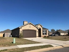 216 Edgarton Way in Bonaire, GA - Building Photo - Building Photo