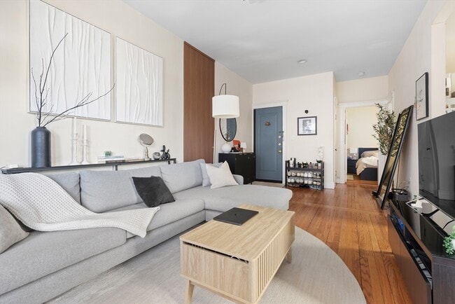 242 S Huntington Ave in Boston, MA - Building Photo - Building Photo