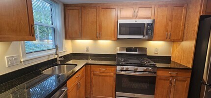 557 VFW Parkway in Boston, MA - Building Photo - Building Photo