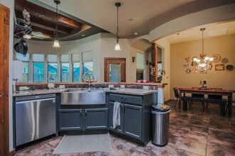 Roomy 4 bedroom Home with Solar Panels in Alamogordo, NM - Building Photo - Building Photo