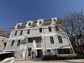 24 Rush St, Unit E in Somerville, MA - Building Photo