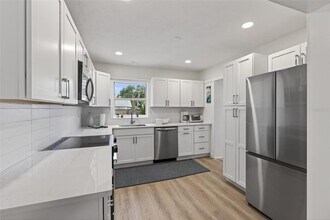 5617 19th Ave S in Gulfport, FL - Building Photo - Building Photo