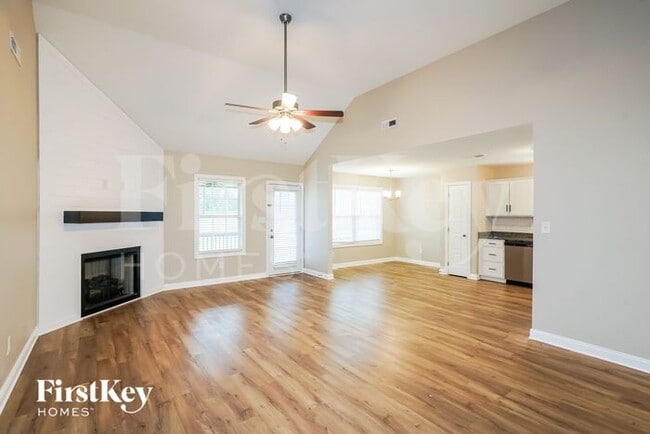 1046 Whitney Dr in Clarksville, TN - Building Photo - Building Photo