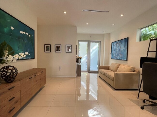 3071 Orange St in Miami, FL - Building Photo - Building Photo