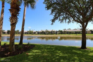 3940 Loblolly Bay Dr in Naples, FL - Building Photo