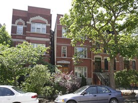 1917 W Evergreen Ave in Chicago, IL - Building Photo