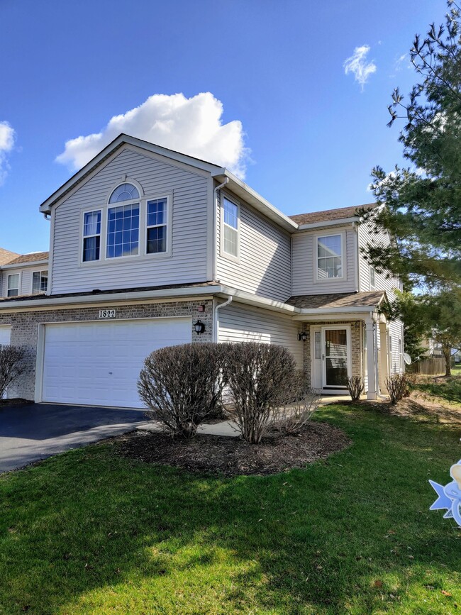 property at 1822 Candlelight Cir