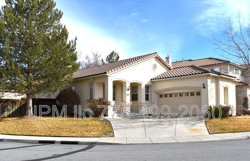 4522 Mt Bachelor Dr in Sparks, NV - Building Photo