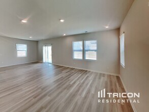 1042 Baltusrol Ln in Lebanon, TN - Building Photo - Building Photo