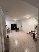 1513 SE 26th Ter in Homestead, FL - Building Photo - Building Photo