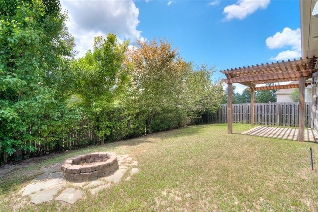 property at 763 Chinaberry Ct