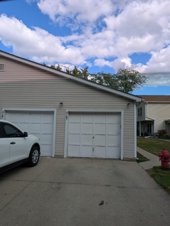 2167 N Heather Ln in Palatine, IL - Building Photo