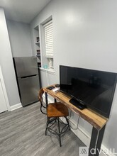2047 S 19th St, Unit 1B in Philadelphia, PA - Foto de edificio - Building Photo