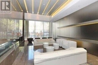 101 Charles St E in Toronto, ON - Building Photo - Building Photo