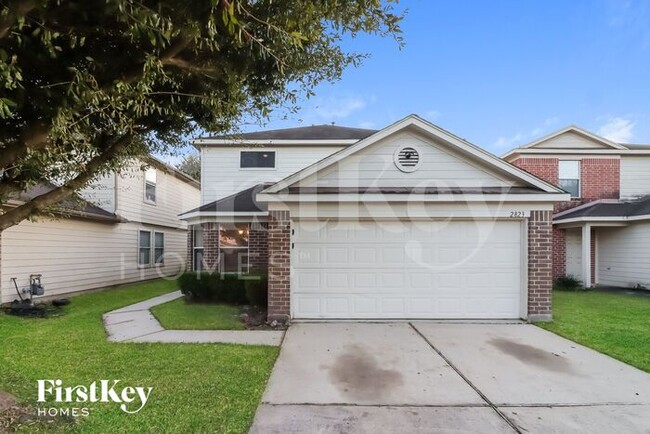 2823 Packard Elm St