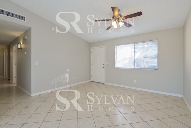 6030 S Pin Oak Dr in Tucson, AZ - Building Photo - Building Photo