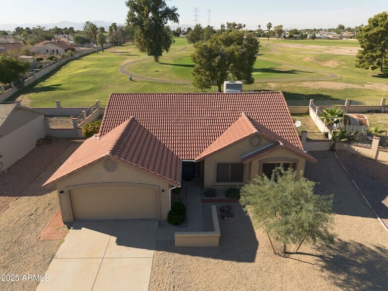 8158 N 104th Ave in Peoria, AZ - Foto de edificio