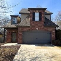 1252 Washington Dr in Moody, AL - Building Photo