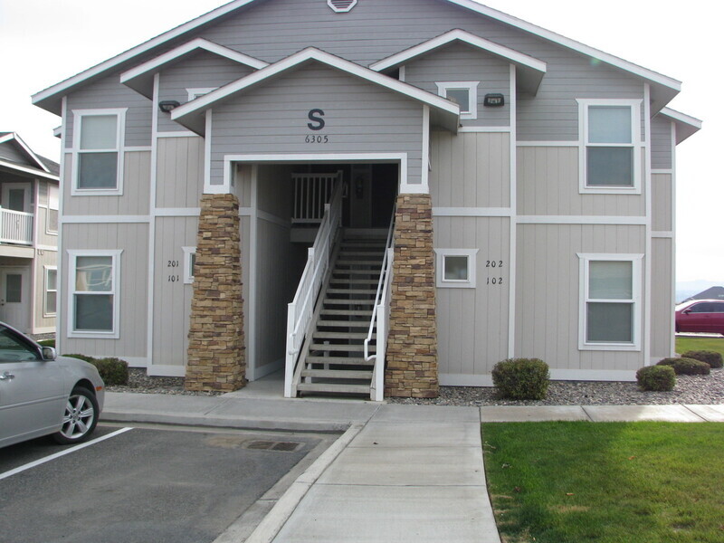 6305S Chapel Hill Blvd in Pasco, WA - Foto de edificio