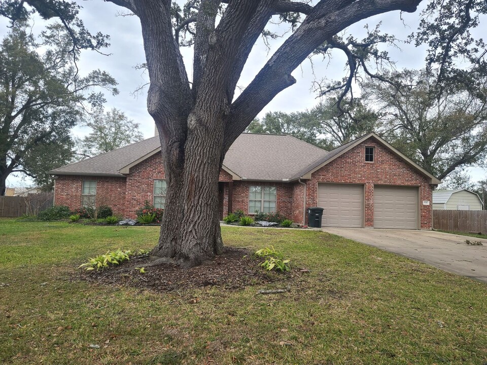 506 Contour St in Lake Charles, LA - Building Photo