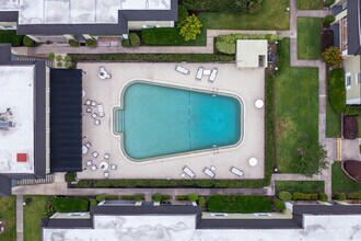 Chateaux du Lac in Winter Park, FL - Foto de edificio - Building Photo