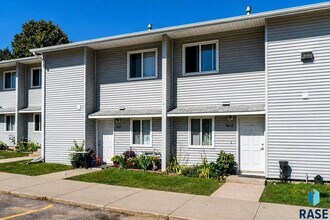 4623 S Baha Ave in Sioux Falls, SD - Building Photo - Building Photo