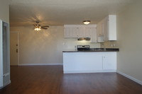 Lakeview Towers Apartments in Oakland, CA - Building Photo - Building Photo