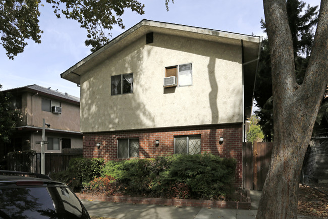 1811 T St in Sacramento, CA - Building Photo - Building Photo