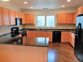 19 Chatham Way in Watertown, MA - Building Photo - Building Photo